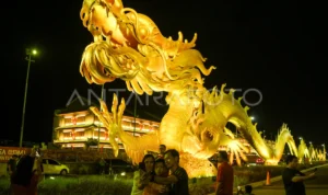 PATUNG NAGA PIK