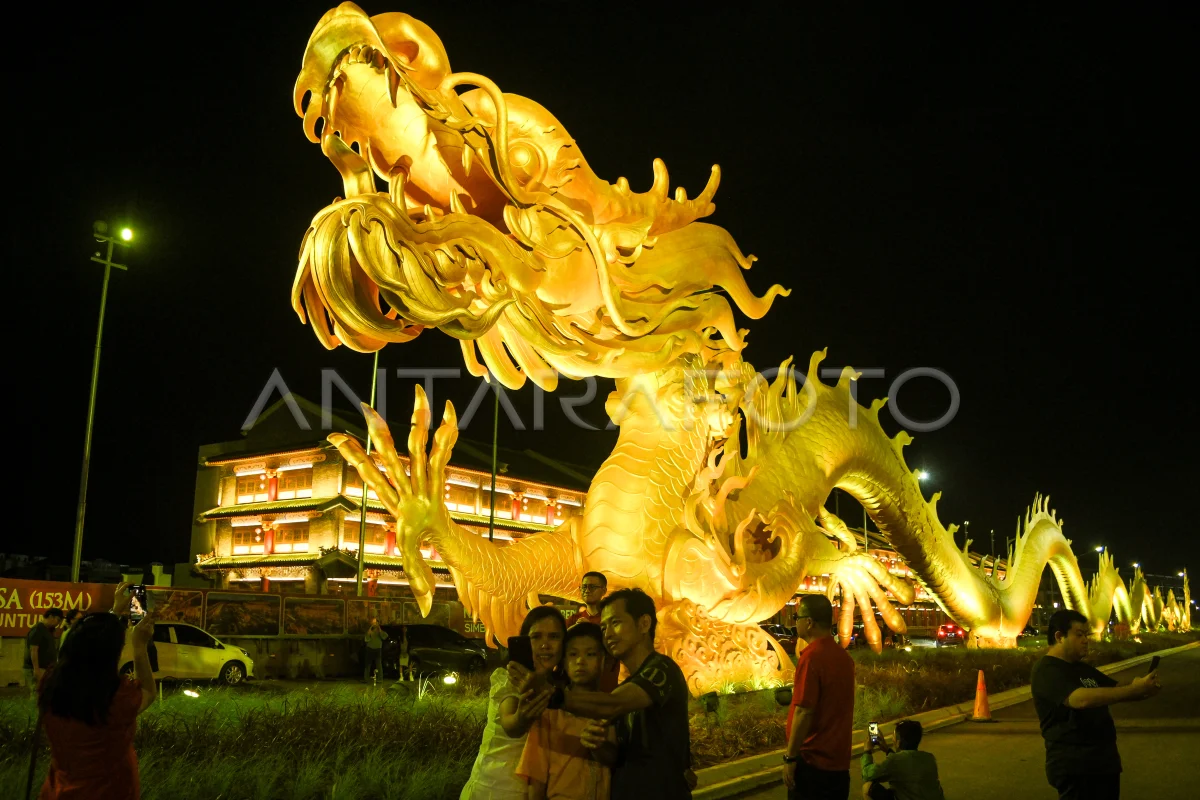 PATUNG NAGA PIK